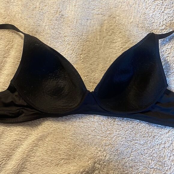 Simple black bra - Picture 4 of 5